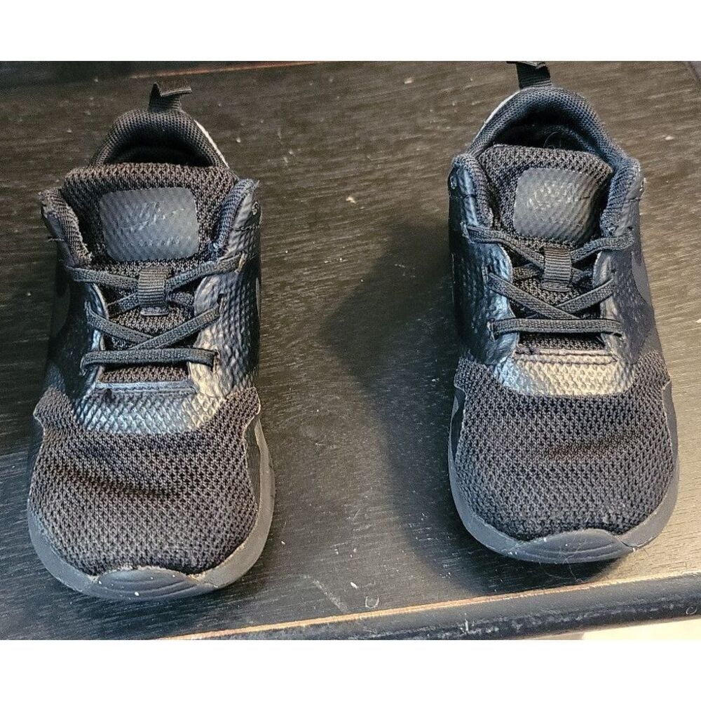 Nike Air Max Tavas Triple Black size 7C youth